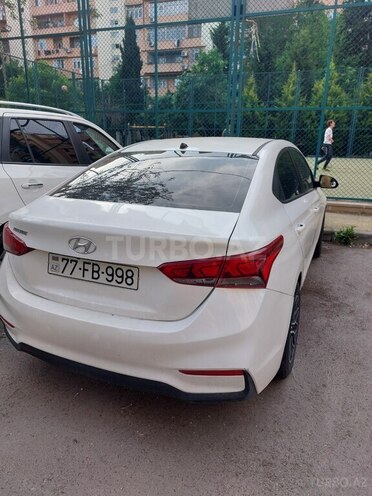 Hyundai Accent-7