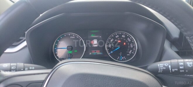 Toyota RAV4-9
