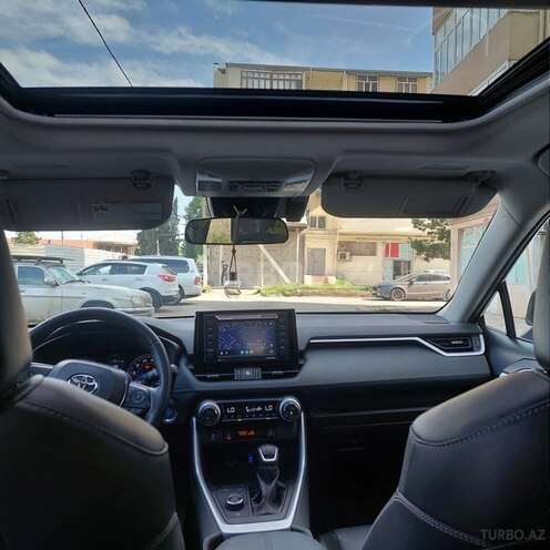 Toyota RAV4-7