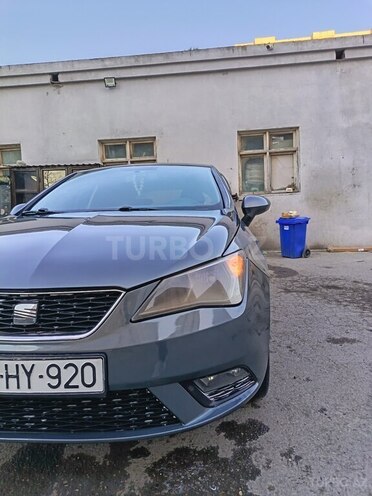 SEAT Ibiza-11