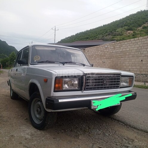 LADA (VAZ) 2107-1