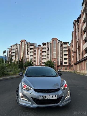 Hyundai Elantra-2
