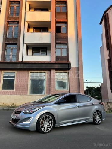 Hyundai Elantra-6