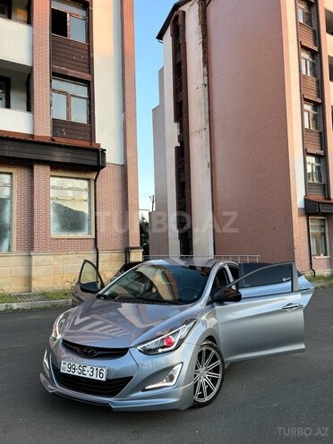 Hyundai Elantra-4