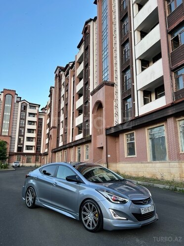 Hyundai Elantra-3