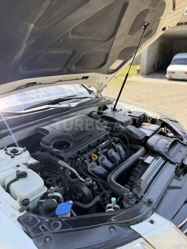 Hyundai Sonata-12