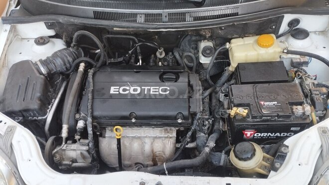 Chevrolet Aveo-8
