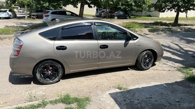 Toyota Prius-3