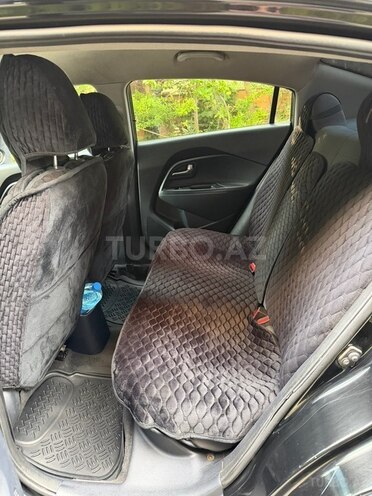 Kia Rio-8