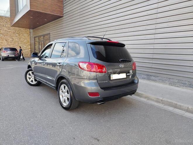 Hyundai Santa Fe-13