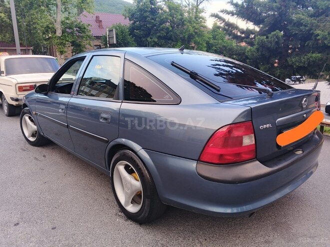 Opel Vectra-4