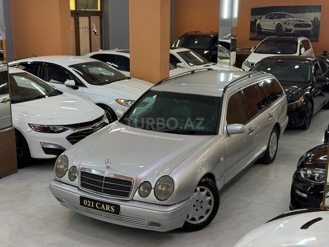 Mercedes E 240-2