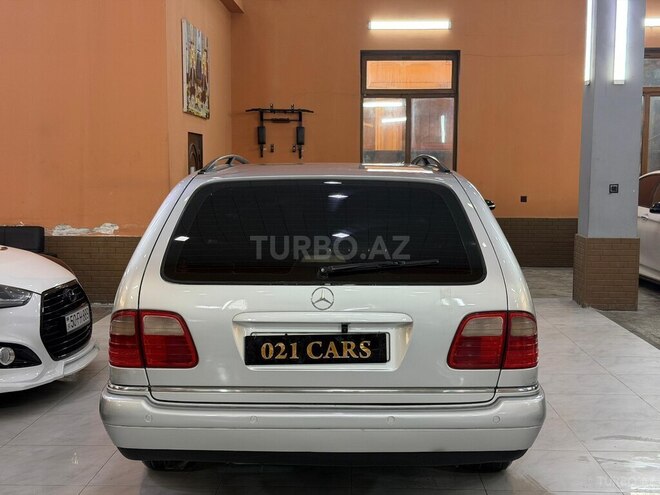 Mercedes E 240-15
