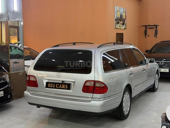 Mercedes E 240-12