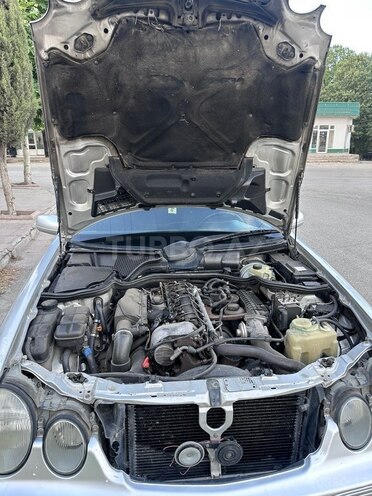 Mercedes E 270-14
