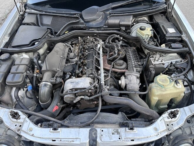 Mercedes E 270-15