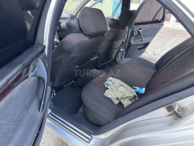 Mercedes E 270-13