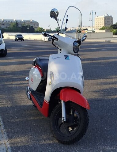 Vespa GTS 125-1