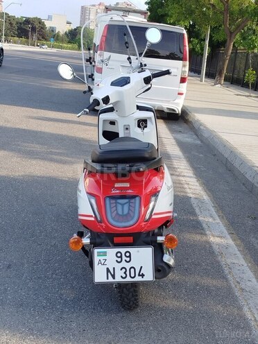 Vespa GTS 125-7