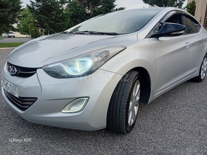 Hyundai Elantra-6