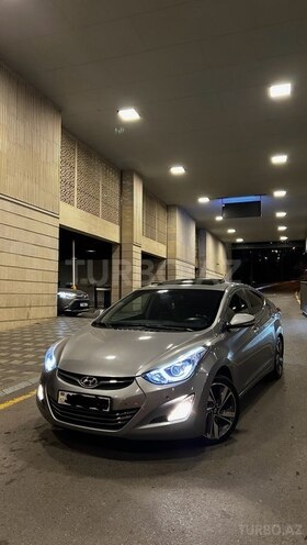 Hyundai Elantra-1