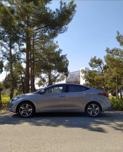 Hyundai Elantra-7