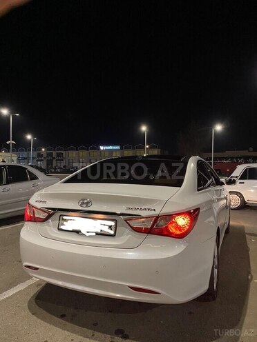 Hyundai Sonata-2