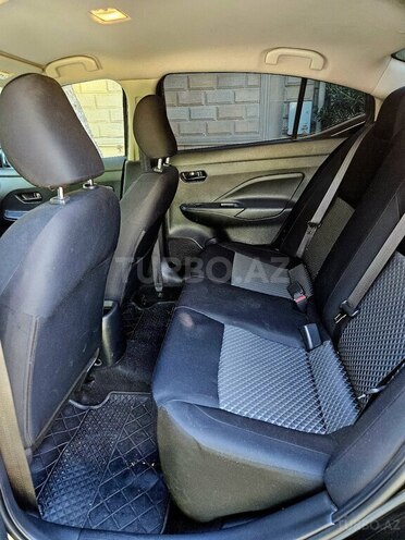 Nissan Sunny-9