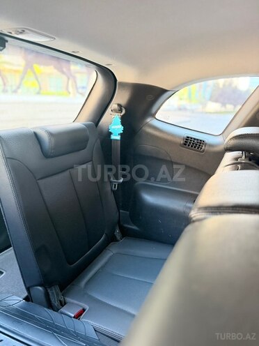 Hyundai Santa Fe-10
