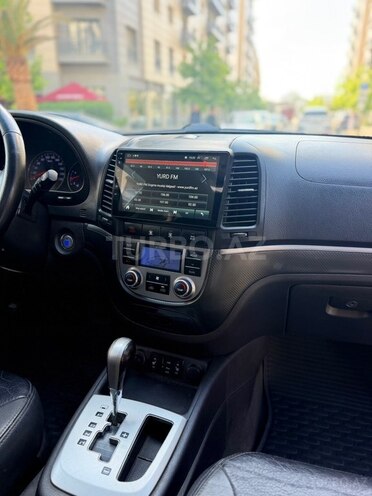 Hyundai Santa Fe-11