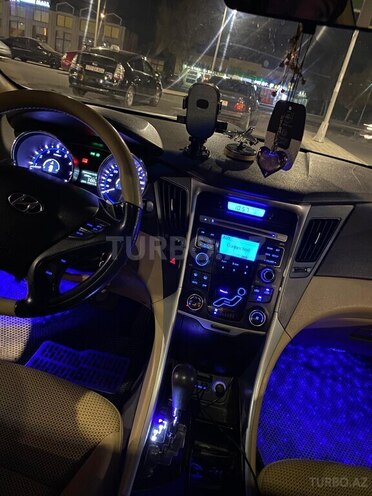 Hyundai Sonata-6