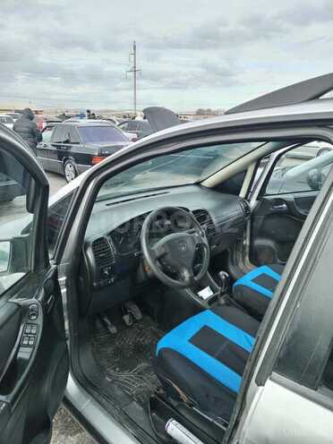 Opel Zafira-11