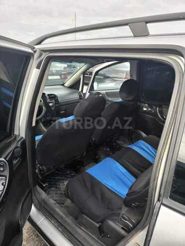 Opel Zafira-10
