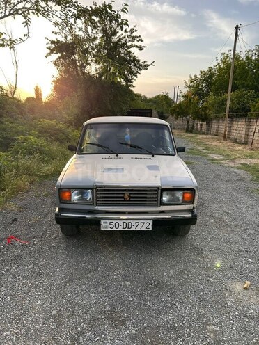 LADA (VAZ) 2107-1