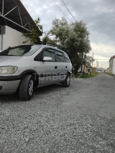 Opel Zafira-2