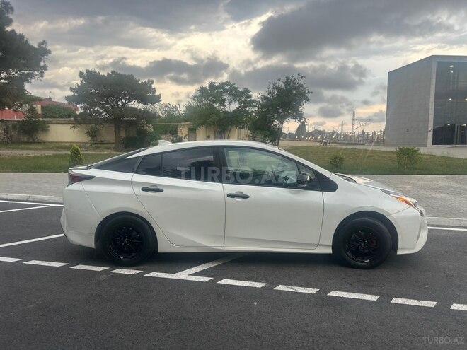 Toyota Prius-2