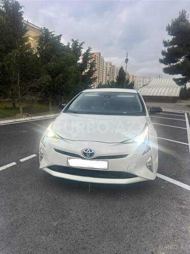 Toyota Prius-5