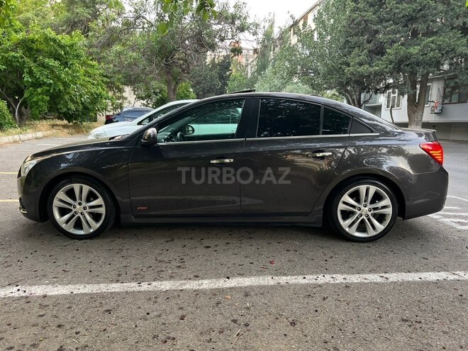 Chevrolet Cruze-12