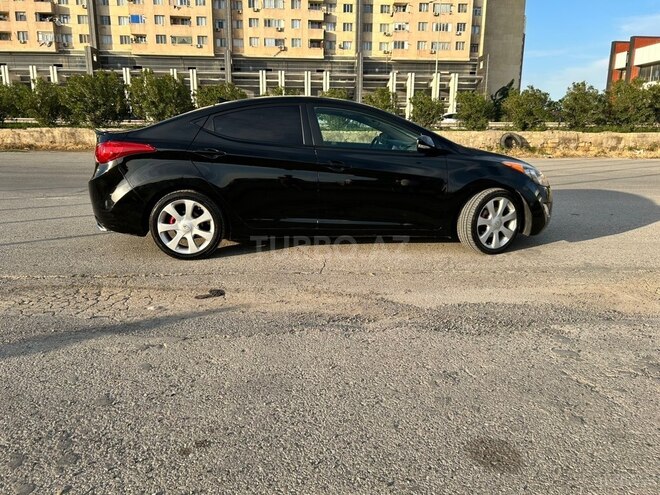 Hyundai Elantra-10