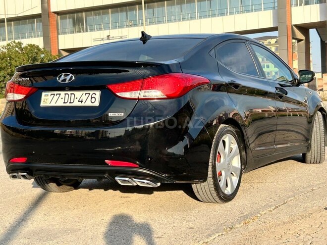 Hyundai Elantra-9