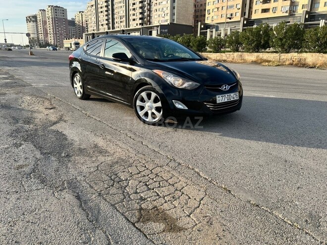 Hyundai Elantra-11