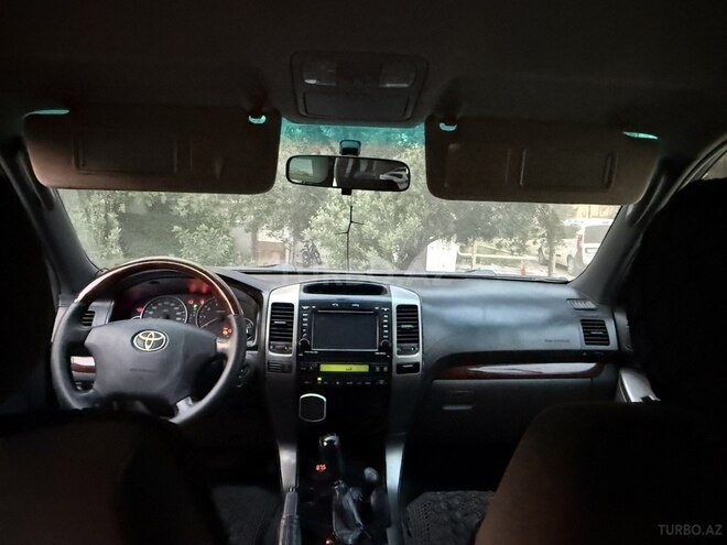 Toyota Land Cruiser Prado-5