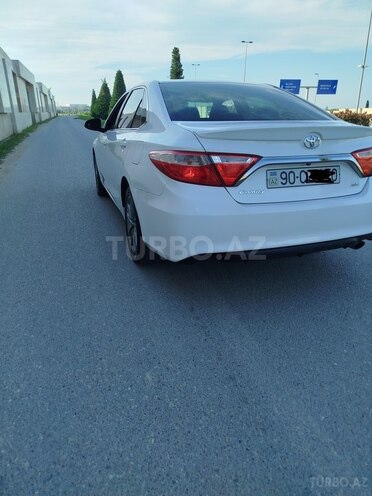 Toyota Camry-12