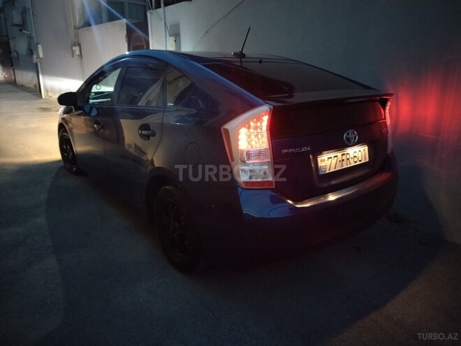 Toyota Prius-19
