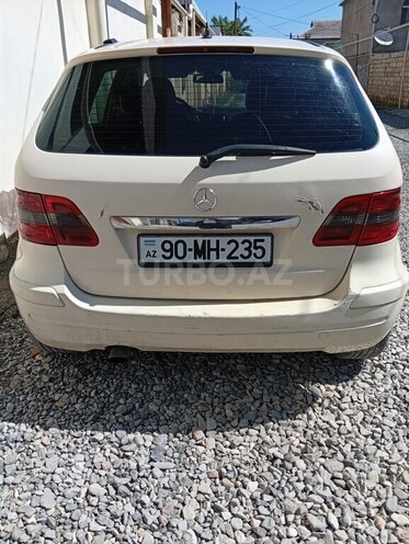 Mercedes B 200-21