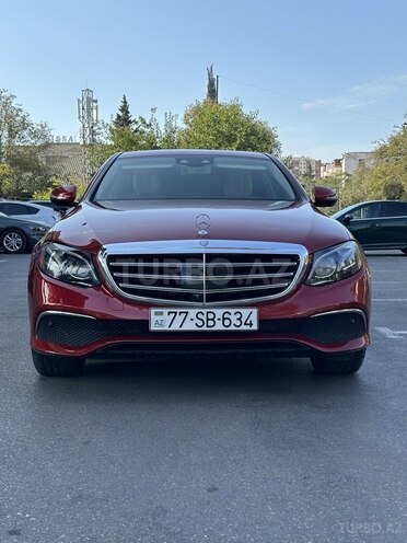 Mercedes E 300 4MATIC-1