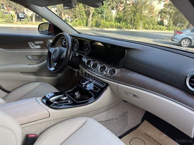 Mercedes E 300 4MATIC-6