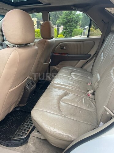 Lexus RX 300-11