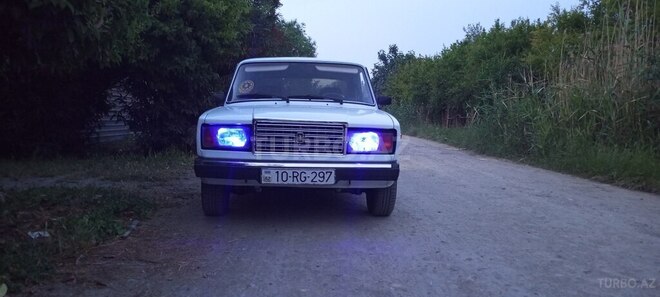 LADA (VAZ) 2107-1