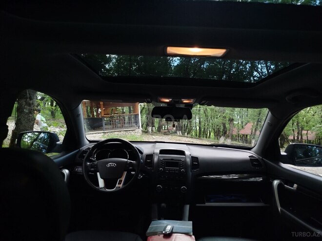 Kia Sorento-13
